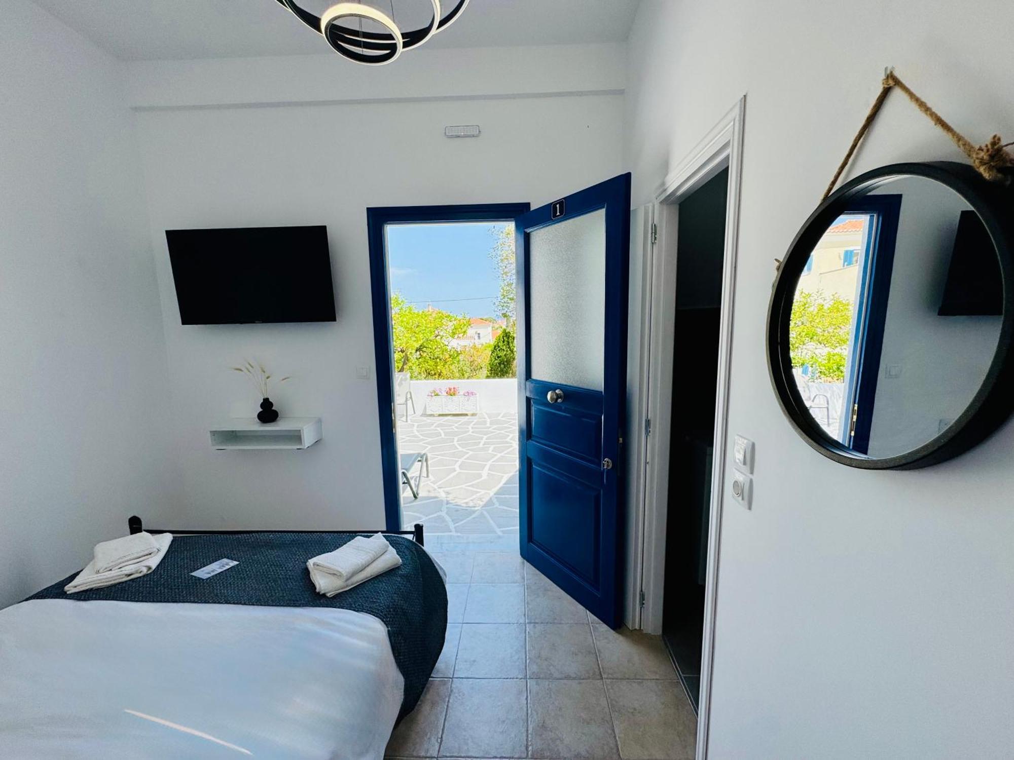 Villa Jenny Stylianou Spetses Town Exterior photo